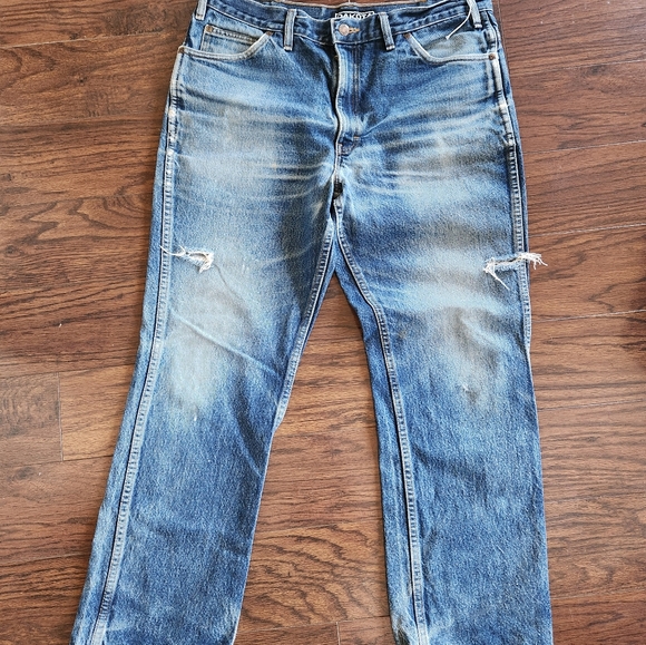 Vintage Dakota naturally distressed denim - Picture 3 of 3